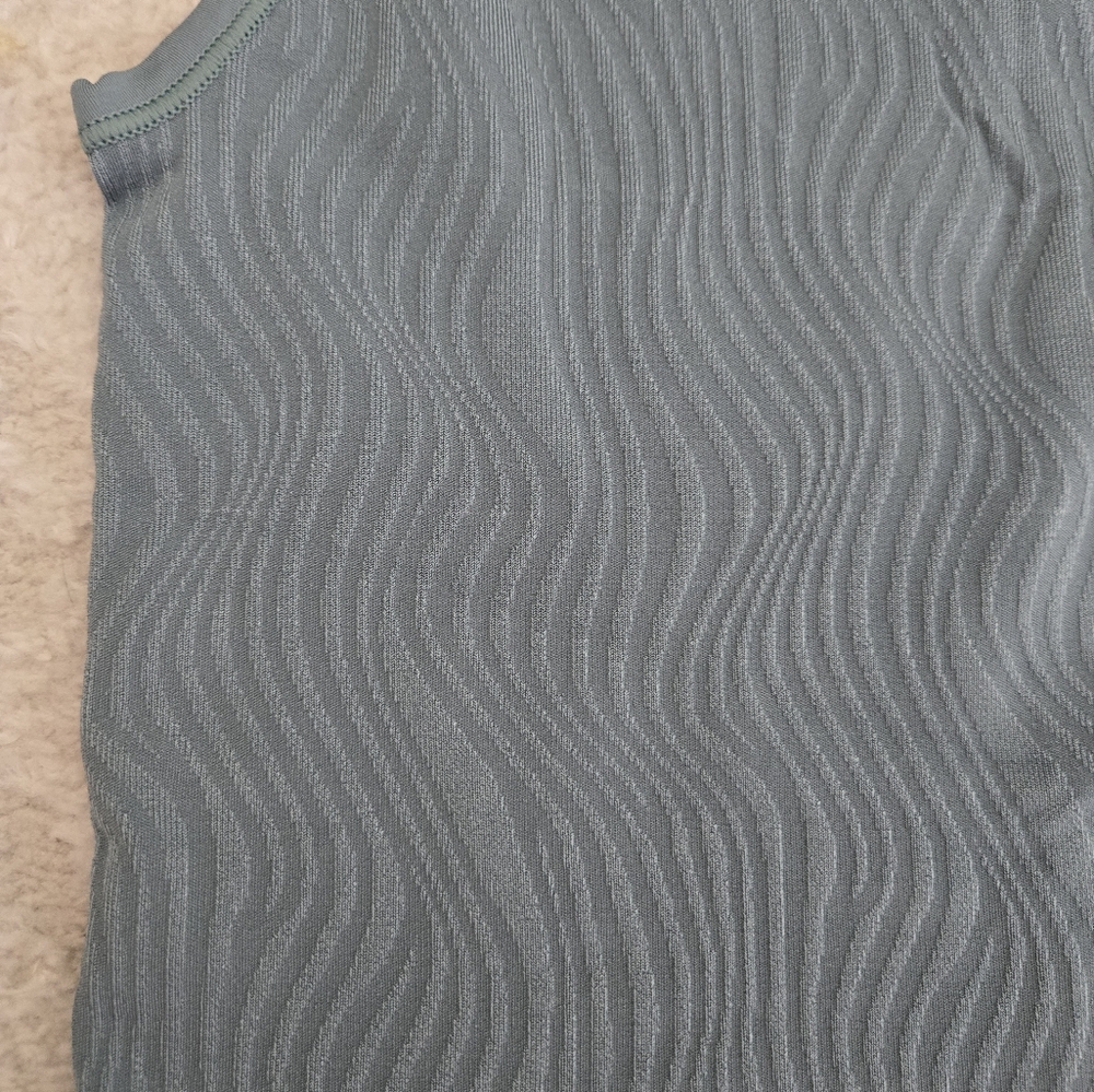 NWT Anthropologie Seeamless Sleeveless Top - Picture 2 of 4
